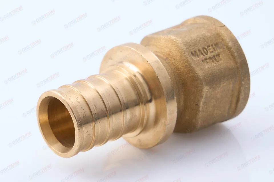 Соединитель надвижной с переходом на вн.р. 25(3,5) х 3/4"В   VALTEC  (100/5)