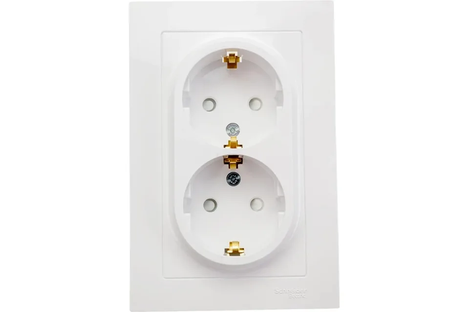 Розетка с/з шторками 16А двойная со в сборе Белый AtlasDesign Systeme Electric