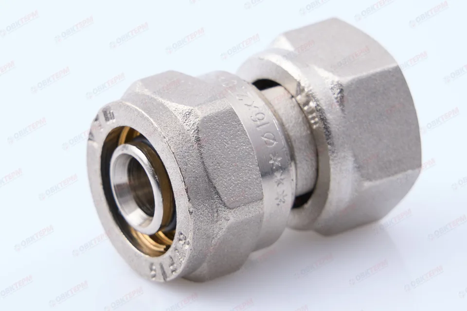 Соединитель обжимной с накидной гайкой Valtec 16*1/2 ( 10уп/180ящ)