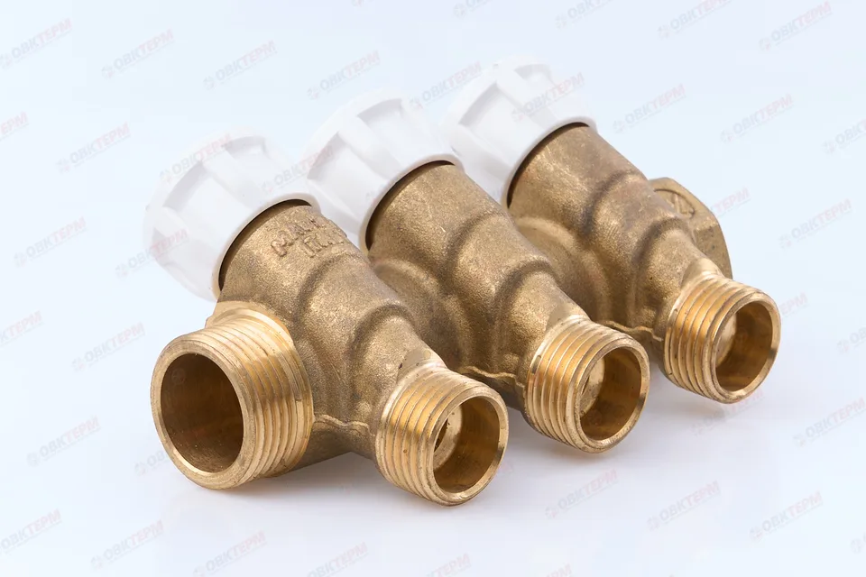 Коллектор вентильный 3/4" х 1/2" х 3 выхода   GIACOMINI