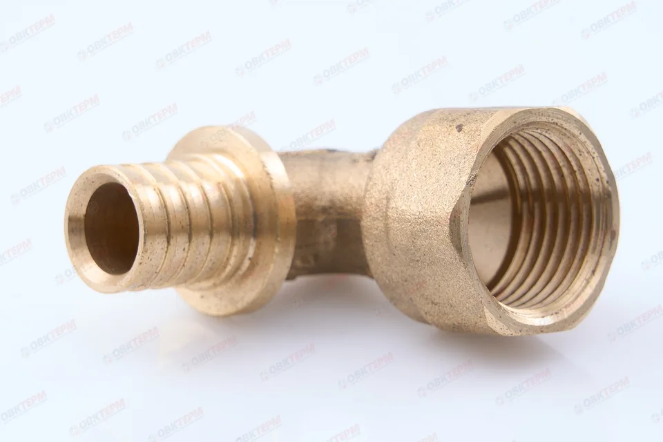 Угол аксиальный 16х1/2"в RTP (200/10шт)